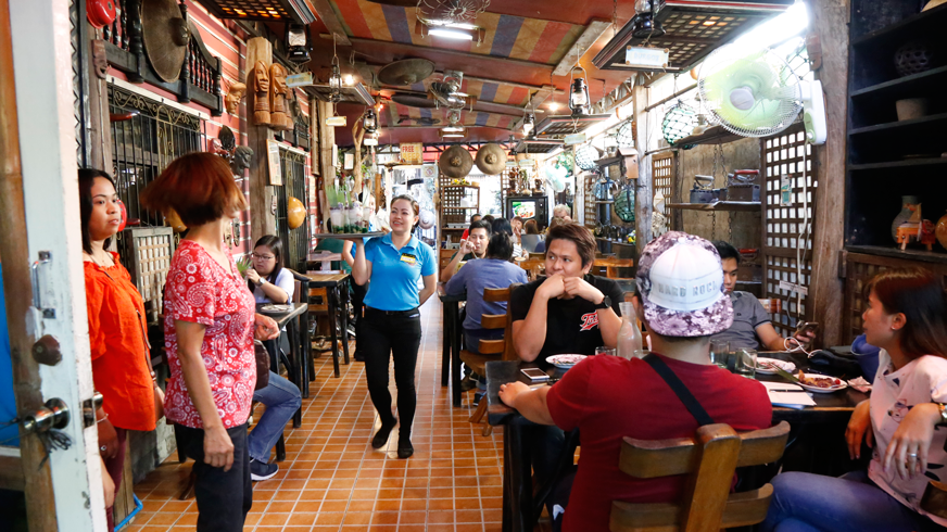 Interior of Halo Halo de Iloko restaurant
