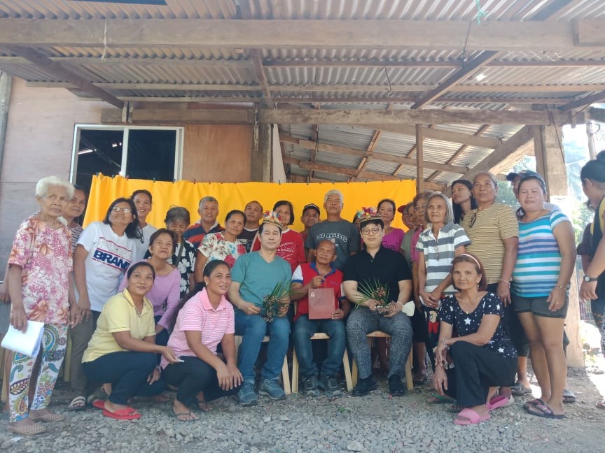 Mr. Clark Son of the Korea Invention Promotion Association (KIPA) and Mr. Youngtae Kim of Kumoh National University with the members of the Bahi Agricultural and Fisheries Association.