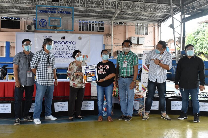 Awarding of Sari-Sari Store Livelihood kits headed by Provincial Director Mercedes A. Parreño, Vice Mayor Jose Jeriel SD.Villegas and Councilors of Teresa, Rizal) (From left to right: Councilor Aurelio Selibio Jr., Councilor Ferdinand Santiago, PD Mercedes A. Parreño, one of the beneficiaries, Mrs. Estela Candedeir, Vice Mayor Jose Jeriel SD. Villegas, Councilor Hoaward Francisco and Councilor Joshua San Jose