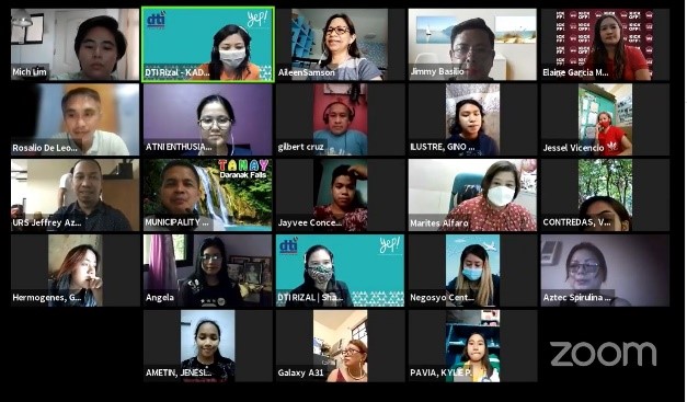 Crowd shot of the participants of social media marketing webinar