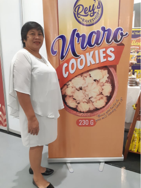 Felisa Pedernal-Rey of Rey's Bakeshop during DTI-MIMAROPA’s MIMAROPA Naturally Agri-Trade and Tourism Fair 2018 where the enterprise joined as one of the trade exhibitors.