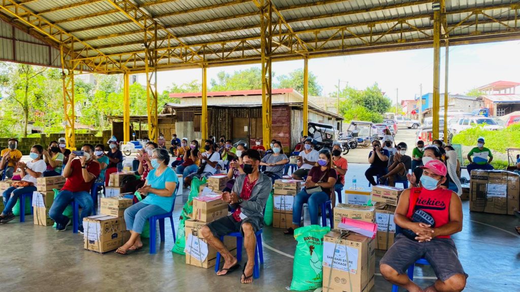 in photo: Beneficiaries of LSP-NSB livelihood kits