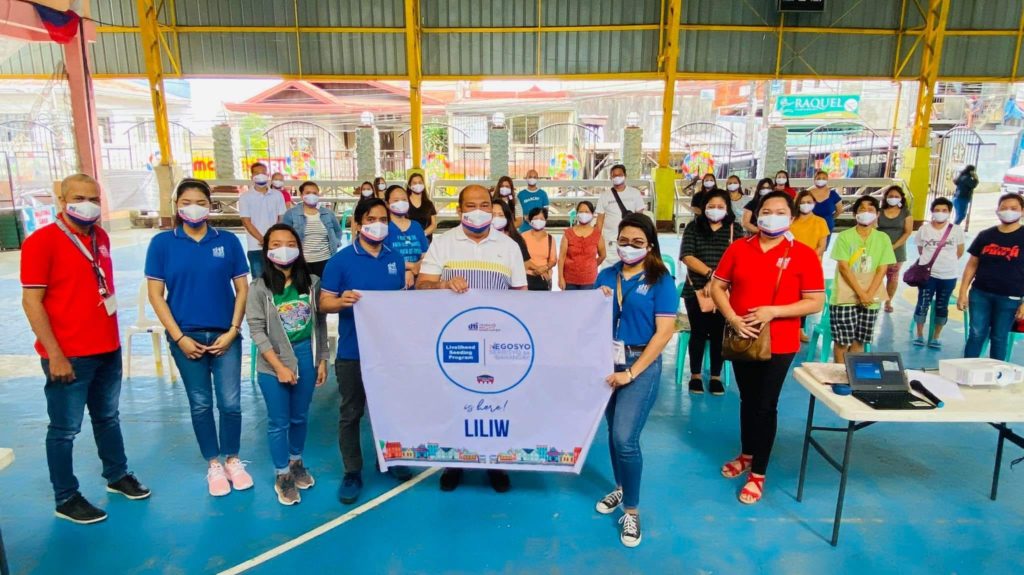 DTI-Laguna together with the LSP-NSB Beneficiaries in a Group Photo