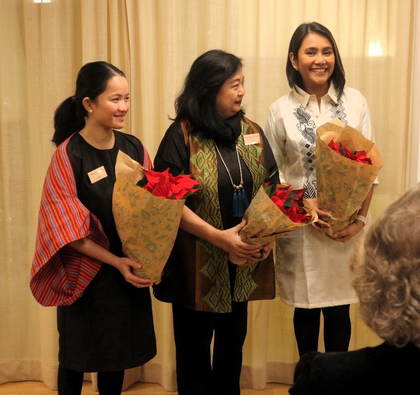 L-R Commercial Counsellor Clariza Mae Columna of PTIC Stockholm, Ambassador Maria Lumen Isleta of the Philippine Embassy in Stockholm and Elle Phillips of Tzocolaté received tokens of appreciation from the International Women’s Club of Stockholm L-R Commercial Counsellor Clariza Mae Columna of PTIC Stockholm, Ambassador Maria Lumen Isleta of the Philippine Embassy in Stockholm and Elle Phillips of Tzocolaté received tokens of appreciation from the International Women’s Club of Stockholm