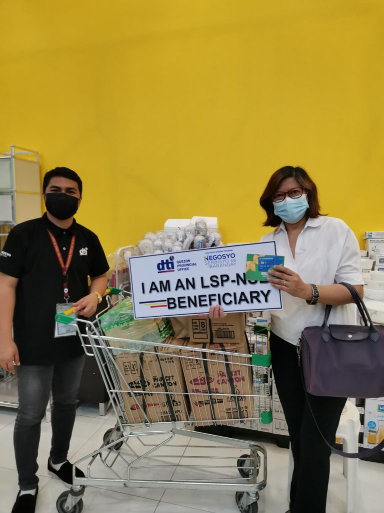 awarding of LSP-NSB livelihood kits to beneficiaries in Lucban, Quezon