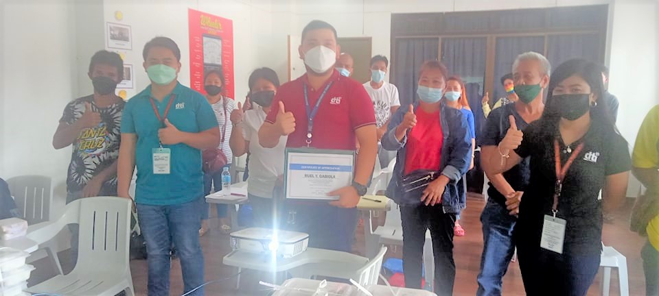 Group photo of the attendees of the seminar