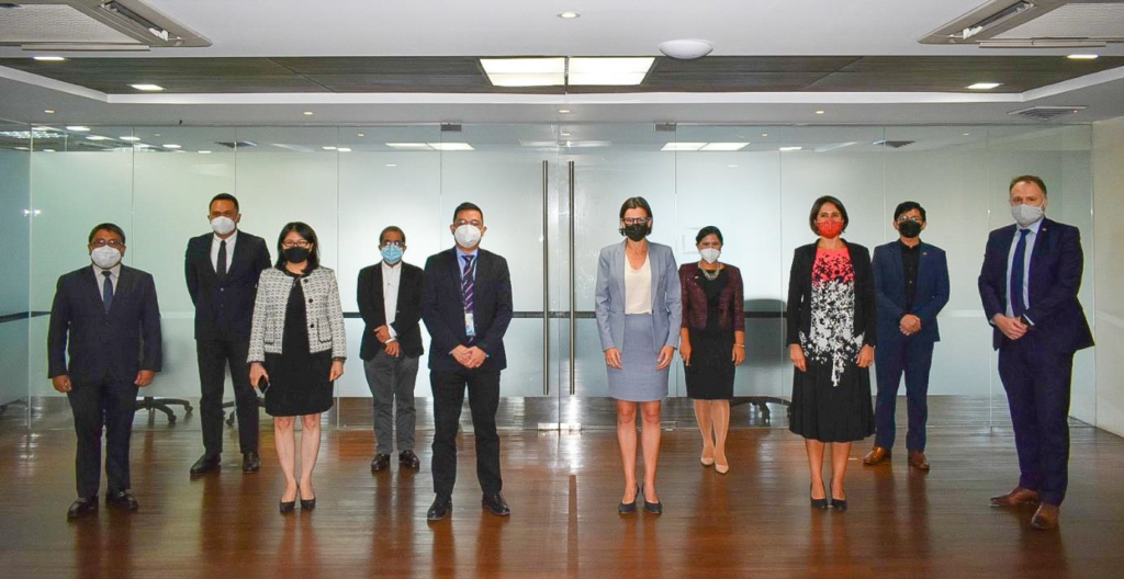 Photo of DTI and UK Embassy officials for the 3rd economic dialogue