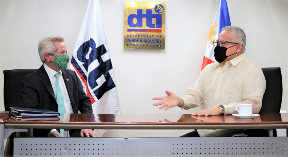 Secretary Ramon M. Lopez in discussion with UK Prime Minister's Trade Envoy Richard Graham