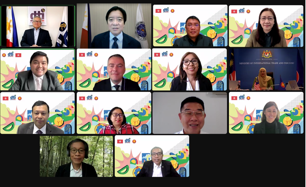 Zoomfie of attendees of the online workshop