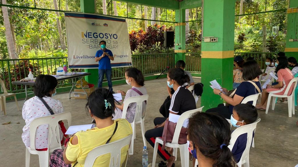 Mr Tungohan also gave giving the closing remarks to the beneficiaries of business kits