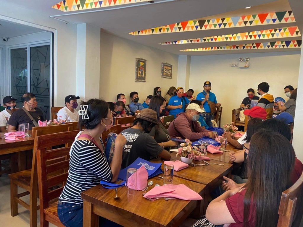 MLPGRA President Roger Collamar thanking DTI Rizal for the intervention to help their members in their business operation