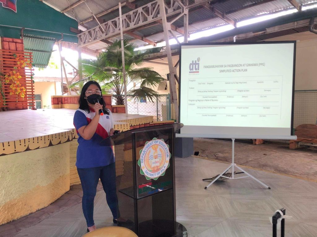 In Photo: Ms. Edelyn Aireen Muñoz, discussing the topic on how to start a business