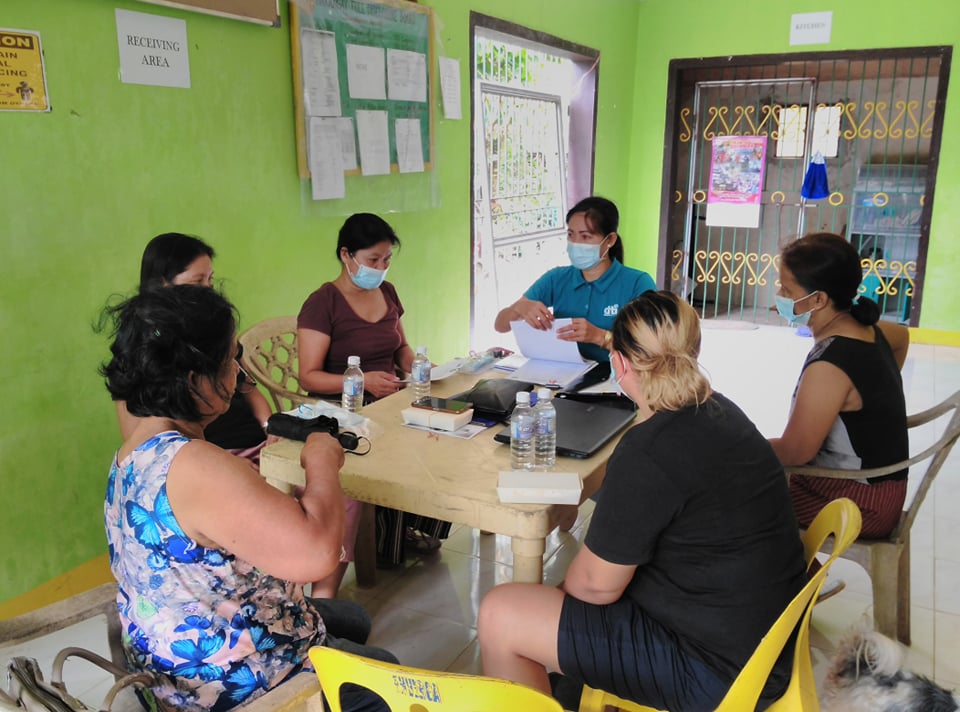 In Photo: Business Counselor Nanette Tan explaining the LSP-NSB Program