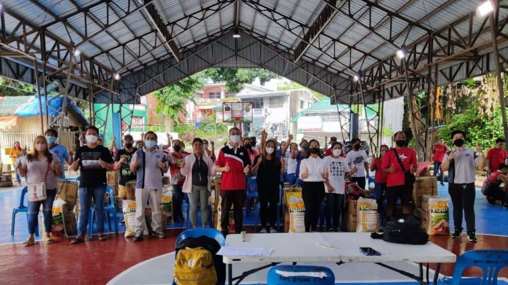 Group photo: DTI-Laguna staff, guests and the 30 beneficiaries of livelihood kits from Cavinti,Laguna