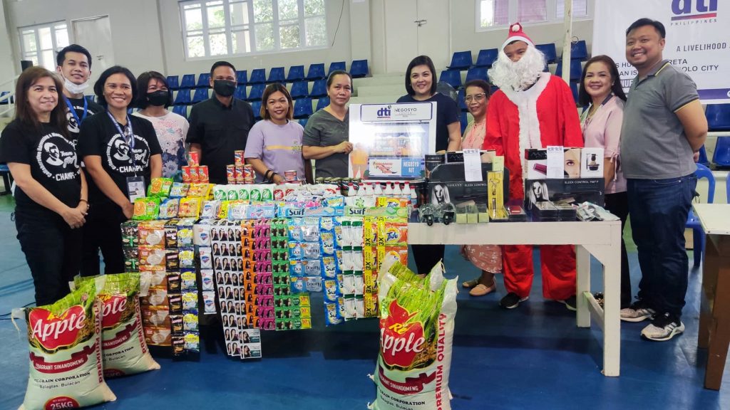 Group photo: DTI Rizal, Negosyo Center Antipolo together with the PPG beneficiaries in Antipolo City
