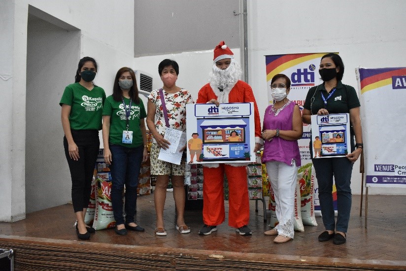 In photo: DTI Rizal together with livelihood kit beneficiary