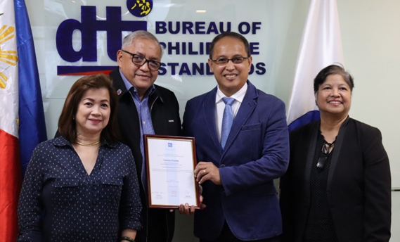 BPS Director Neil Catajay awards the IEC 1906 Award to Engr. Conrado Binondo