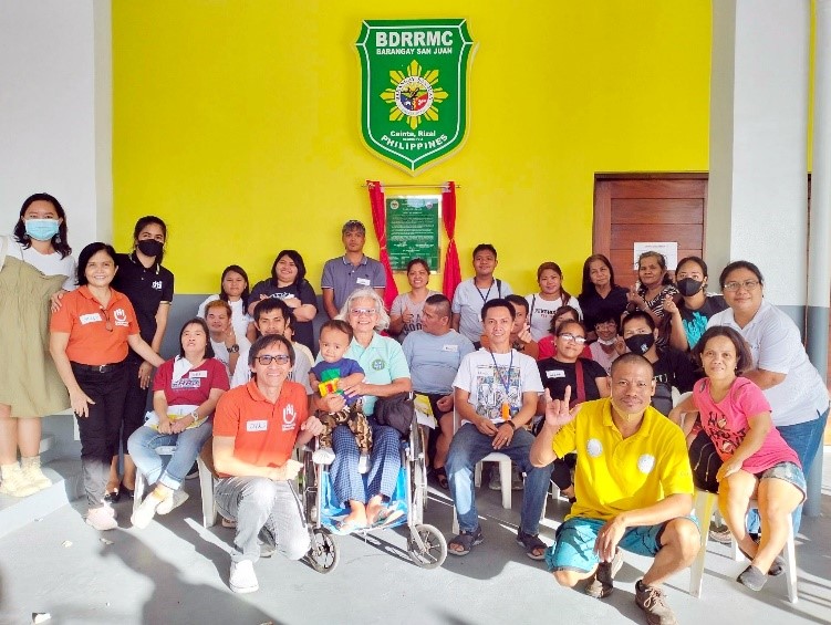 Group photo: DTI Rizal Provincial Office thru Negosyo Center Cainta together with the attendees of Entrepreneurial Seminar.