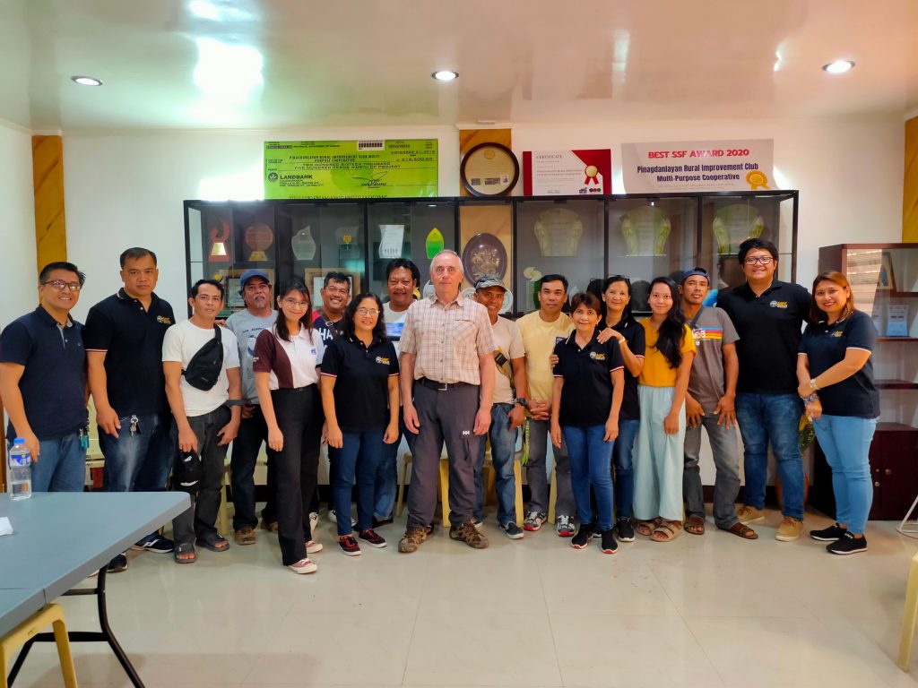 DTI QUezon together with the farmers of PRIC-MPC and Canadian Volunteer Advisor Michael Irvine