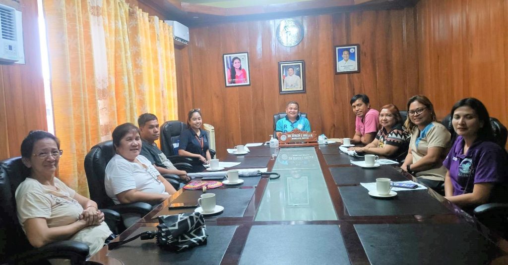 in photo: DTI Quezon with its Negosyo Center Lopez, together with Buenavista Mayor and Philippine Chamber of Commerce and Industry (PCCI) Board Members – Buenavista Chapter