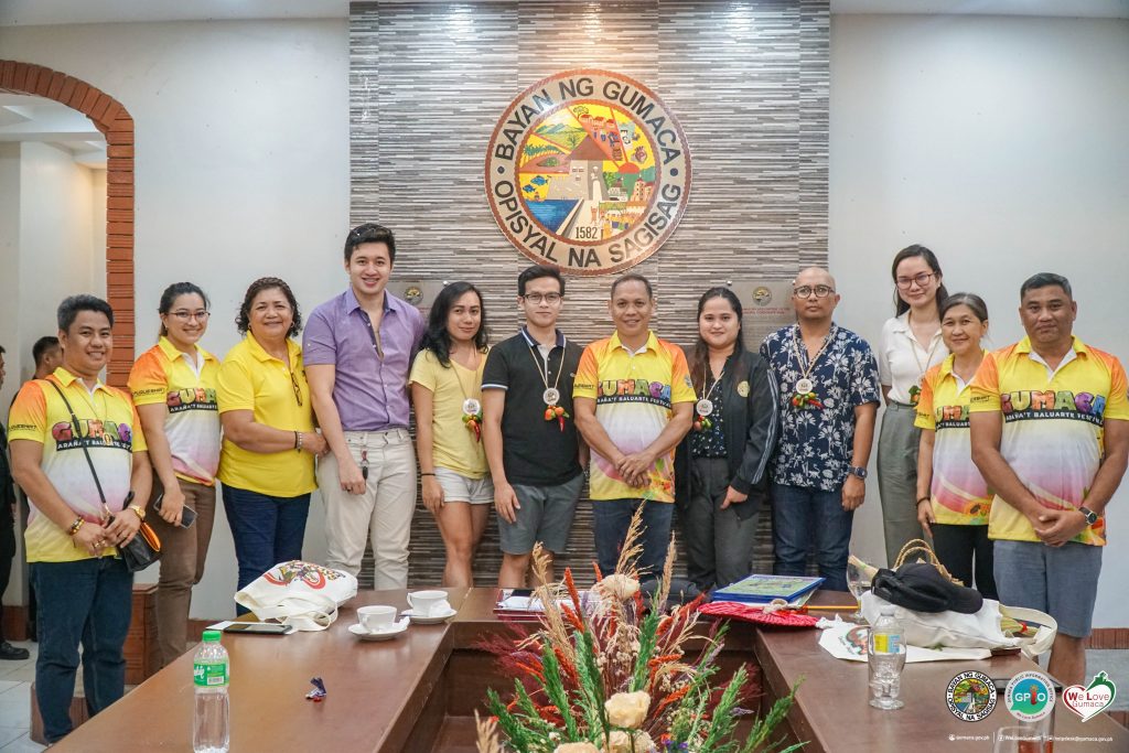 Group photo: DTI Quezon represented by TIDS Jaryz Eden Lloce, together with officials from LGU Gumaca Quezon.