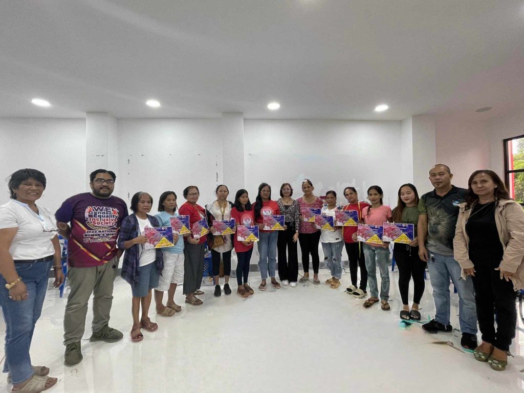 in photo: DTI Laguna team together with participants of seminar.