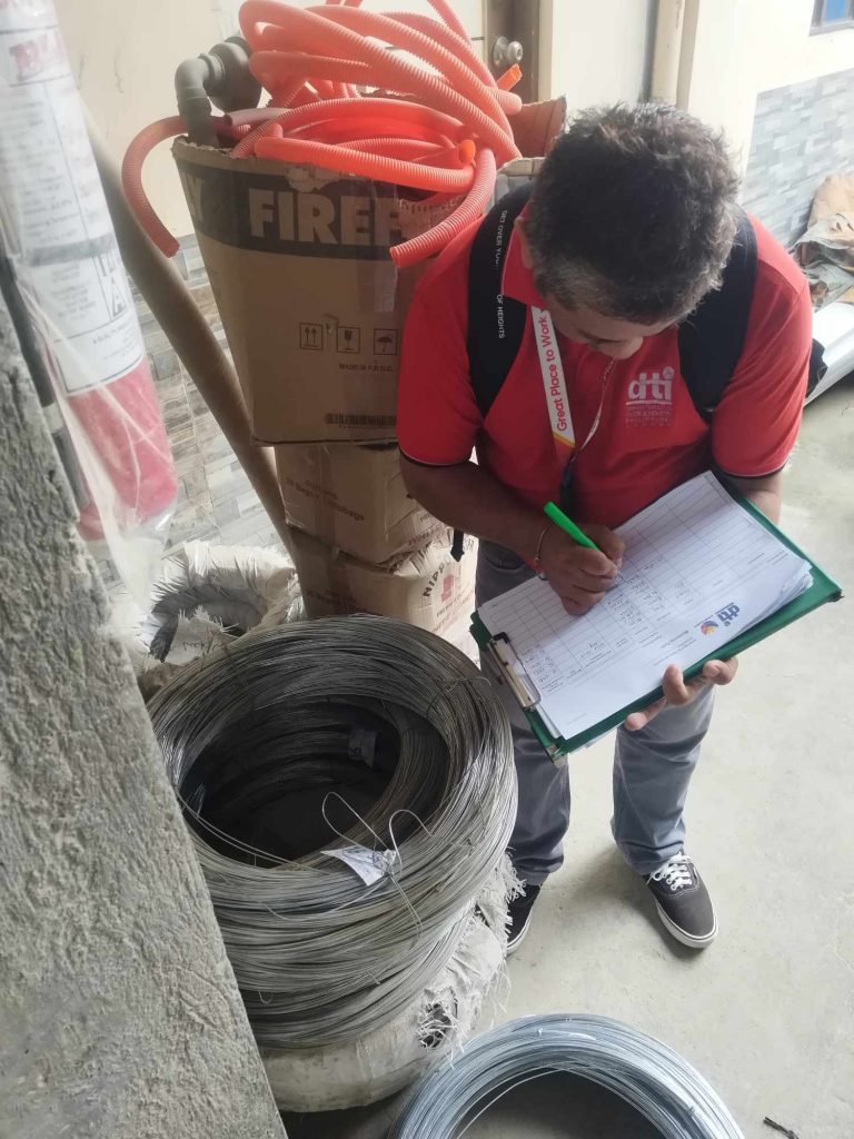 11112024_DTI-Laguna Conducts Onsite Product Standard Monitoring in Santa Cruz (2)