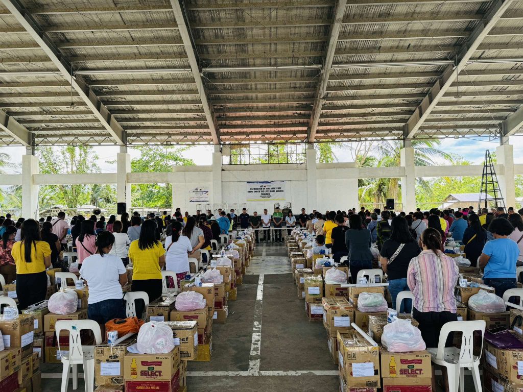 Sari-sari store kits recipients.