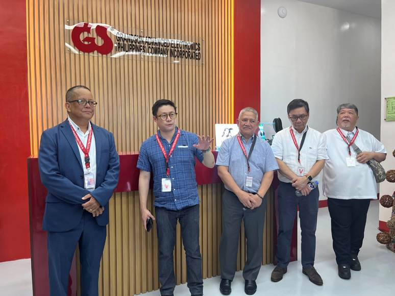 FTSC Executive Director Emman Ang (second from left) introduces the FTSC delegation to Grandsun Advanced Electronics Philippines Co. Incorporated, President Giovanni Gapasin (leftmost). Together with PTIC’s Senior Trade Representatives, Commercial Counsellor Glenn Peñaranda (PTIC Beijing), Commercial Counsellor Nicanor Bautista (PTIC Berlin), and Commercial Counsellor John Paul Iñigo.