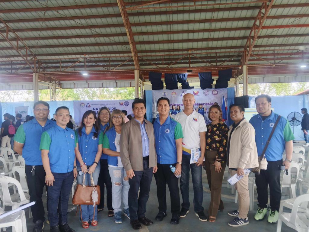 Officials of DTI-Laguna Provincial Office, Negosyo Center Calauan, Department of Agriculture, Department of Labor and Employment, and the Local Government Unit of Calauan during the Kadiwa ng Pangulo held at the Provincial Training Center of the Technical Education and Skills Development Authority - Laguna Lake Development Authority in Calauan, Laguna.