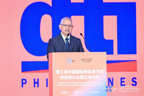 PTIC Beijing Commercial Counsellor Glenn Peñaranda during his keynote address at the New Energy Vehicle (NEV) Supply Chain Conference in China.
