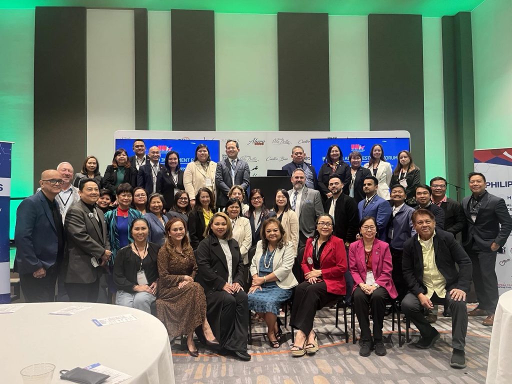 Group photo of Philippine Healthcare USA Roadshow 2025 participants at HIMSS Global Health Conference in Las Vegas.