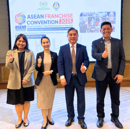 PTIC-KL Trade Assistant Cassandra Anwar, PTIC-KL Commercial Counsellor Norjamin Delos Reyes, PFA Director for Homegrown Franchises Jose Alvero, and PFA Executive Director Jake Santos From L-R: PTIC-KL Trade Assistant Cassandra Anwar, PTIC-KL Commercial Counsellor Norjamin Delos Reyes, PFA Director for Homegrown Franchises Jose Alvero, and PFA Executive Director Jake Santos