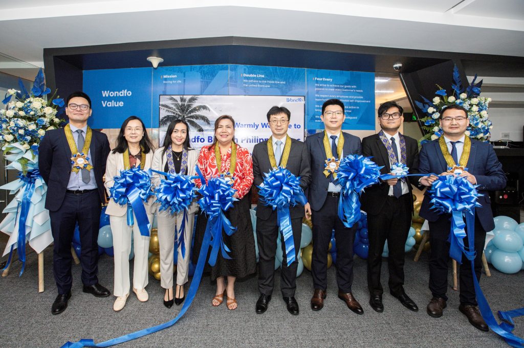 der of Wondfo Biotech Inc.; Ms. Lesly Kray Cortez, Information and Communications Officer, DTI-Foreign Trade Service Corps (DTI-FTSC); National President Luella A. Vertucio, PAMET; Minister of Trade Yang Guoliang, Embassy of the Republic of China in the Philippines; Mr. Mark Xu, Vice President, Wondfo Biotech Inc.; Mr. Reimund Carlos Navarro, Information and Communications Officer, DTI-FTSC; Mr. Ethan Wu, General Manager, Wondfo Biotech Inc., Philippines