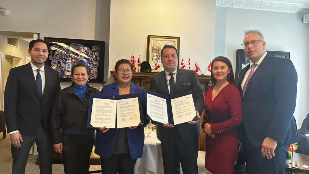 PTIC-Toronto Trade Commissioner Mario C. Tani with officials from the Philippine Chamber of Commerce and Industry (PCCI) and the Canada ASEAN Business Council (CABC) during the MOU signing event in Toronto.