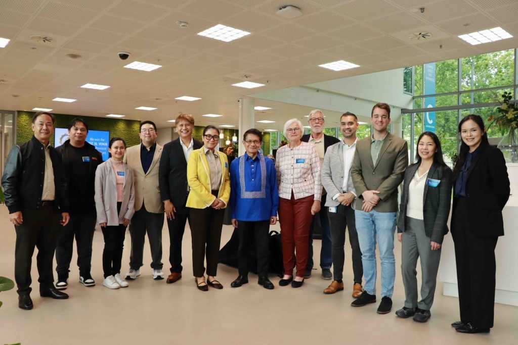 PTIC-Brussels Commercial Counsellor Magnolia Misolas-Ashley and Philippine Ambassador to the Netherlands J. Eduardo Malaya together with HIgh Tech NL and Xynix officials as well as key attendees during the Philippine Sectoral Briefing on IC Design.