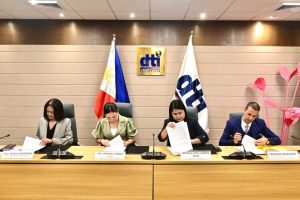 (L to R) DTI Usec. Blesila Lantayona, DTI Sec. Cristina Roque, SPARK ED Mikaela Luisa Carmen Teves, and L’Oreal Philippines MD Yassine Bakkari.