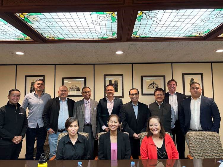 In photo (left to right): Gino Cabigao of Kulture Ko, Krispin Wherli of Penbrothers, Inc., Dave Llavanes of GMA 7, Marivir Montebon of GMA 7, FilCom Leader Roger Alama, Michael Tiu Lim of NICP, PTIC-NY Trade Commissioner Alma Argayoso, Former Ambassador Mario de Leon, Judy Arteche-Carr of SIM NY Metro, Entrepreneur Noel Lim, Frank Wadsworth of Hatfield Advisory, and Richard de Lima of Leaf Capital Partners